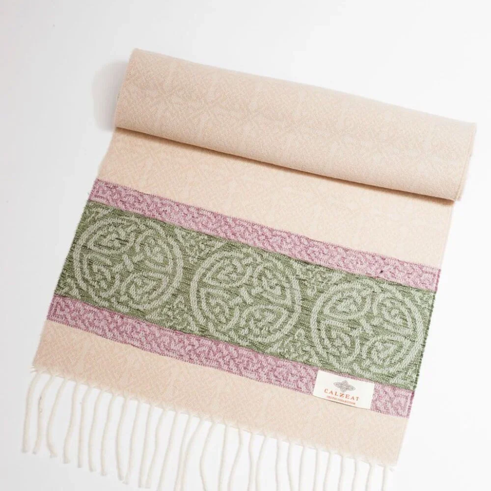 NEW Calzeat Celtic Knot Scarf Green & Purple